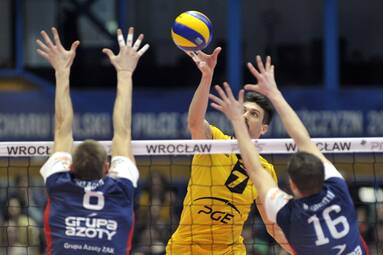 Niedziela z PlusLigą: ZAKSA Kędzierzyn-Koźle - PGE Skra Bełchatów 2:3