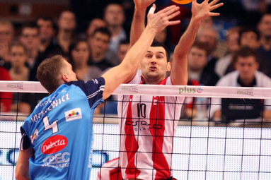 Grzegorz Kosok jeszcze z gipsem