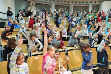 Blisko tysiąc dzieci na początku akcji „Bezpiecznie z Profi Credit”