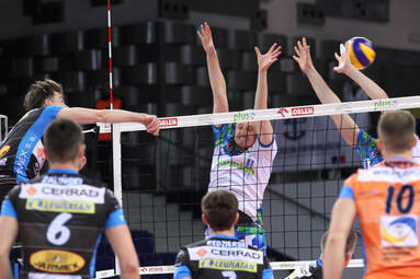 Piątek z PlusLigą: Espadon Szczecin - Cerrad Czarni Radom 2:3