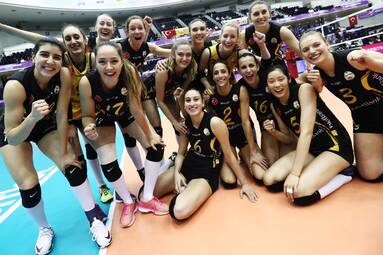 KMŚ w Kobe: Vakifbank i Rexona-SECS w finale