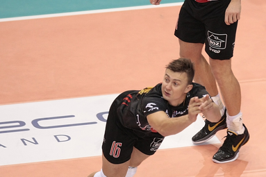 Pierwsza gra kontrolna mistrzów Polski
