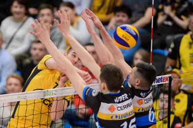 Niedziela z PlusLigą: PGE Skra Bełchatów - Cerrad Czarni Radom 3:2
