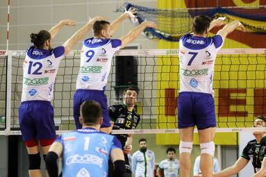 Poniedziałek z PlusLigą: Dafi Społem Kielce - Aluron Virtu Warta Zawiercie 1:3