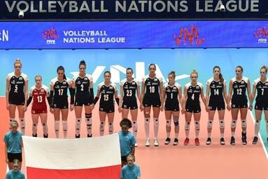 Ogórki w miodzie na powitanie siatkarek w Bydgoszczy