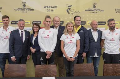 Przed wielkim graniem w Warszawie na plaży