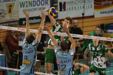 AZS - Cerrad Czarni 2:3
