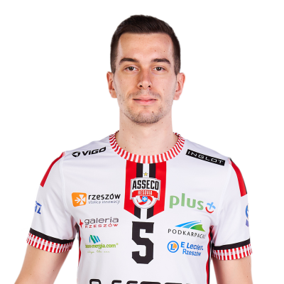 Marcin Komenda 