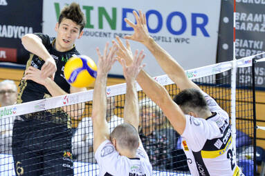 Niedziela z PlusLigą: Cerrad Enea Czarni Radom - Trefl Gdańsk 3:2