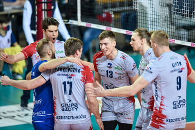 LM: Grupa Azoty ZAKSA Kędzierzyn-Koźle - Zenit Kazań 2:3, zloty set 15:13
