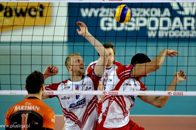 Transfer gra z ligowymi potentatami