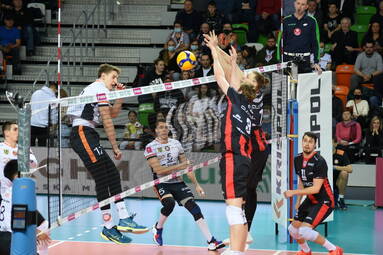 Czwartek z PlusLigą: Cuprum Lubin - Asseco Resovia Rzeszów 1:3