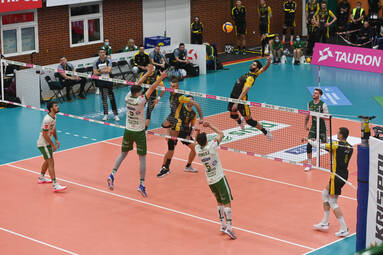Piątek z PlusLigą: Indykpol AZS Olsztyn - PGE Skra Bełchatów 0:3