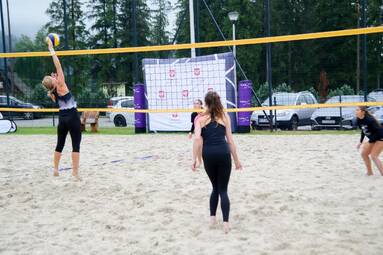 Siatkarki i siatkarze wygrali nawet z pogodą