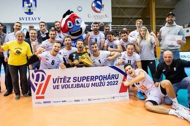 Drużyna z Polakami w składzie z Superpucharem Czech
