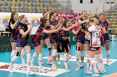 Galeria z meczu UNI Opole - Grot Budowlani Łódź