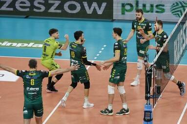 PlusLiga zaczyna 11. kolejkę, a TAURON Liga kończy czwartą. Do tego dochodzi mecz TAURON Pucharu Polski, co razem daje pasjonujący wtorek z siatkówką