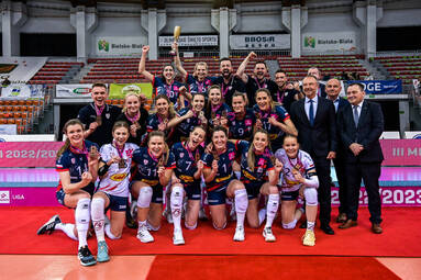 Martyna Łazowska pozostaje w Grot Budowlanych Łódź