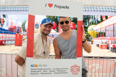 Rozpoczął się turniej ORLEN Beach Volley Tour PKO Przysucha 2023. Gwiazdy siatkówki zapraszają do wspólnej zabawy