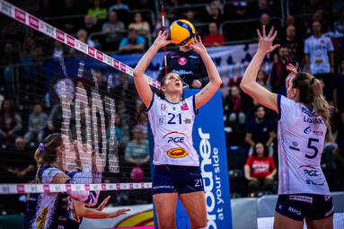 Mistrzowski set z Marką KRISHOME: wiosna w Europie będzie biało-czerwona!