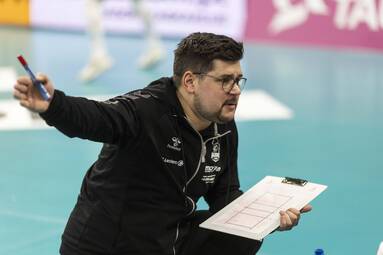 Nieprzyjemny powrót do Budapesztu Jakuba Głuszaka. Może w Elblągu będzie milej?