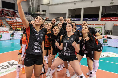 UNI Opole wygrywa wysoko mecz w Bielsku-Białej i zdobywa kolejne punkty [ZDJĘCIA]