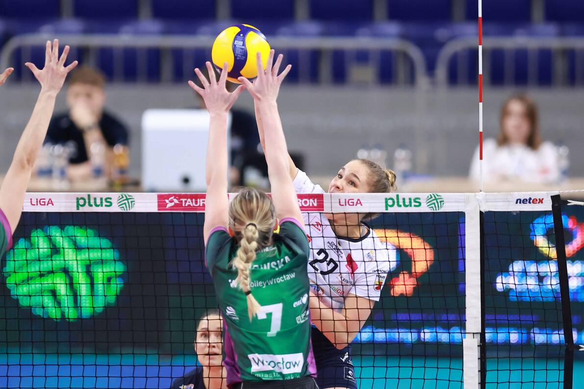 Trzy punkty w meczu z #VolleyWrocław trafiają na konto LOTTO Chemika [ZDJĘCIA]