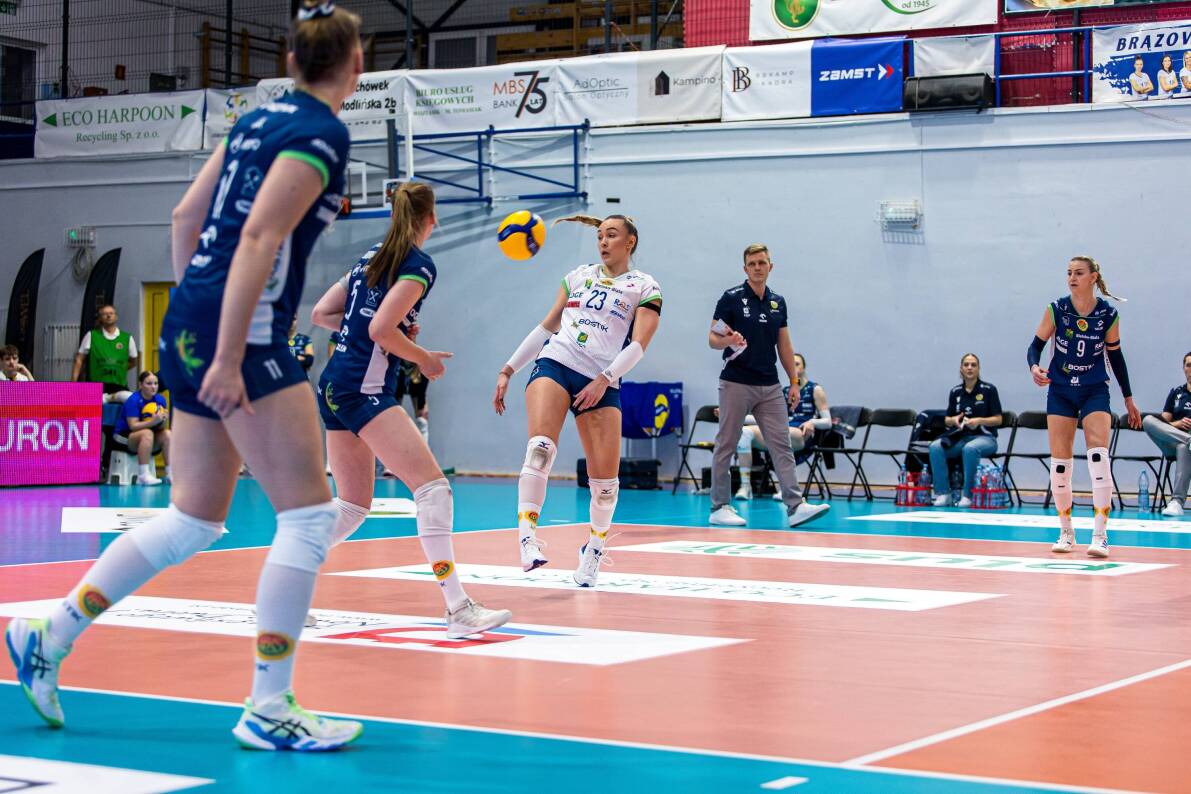 EcoHarpoon NOWEL LOS Nowy Dwór Mazowiecki nadal z zerowym dorobkiem. Siatkarki z Bielsko-Białej nie miały litości dla gospodyń [ZDJĘCIA]