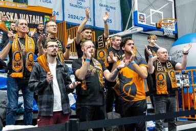 Kibice UNI Opole mogli dziś świętować. Nowy Dwór Mazowiecki przegrywa 1:3 z gośćmi z Opola [ZDJĘCIA]