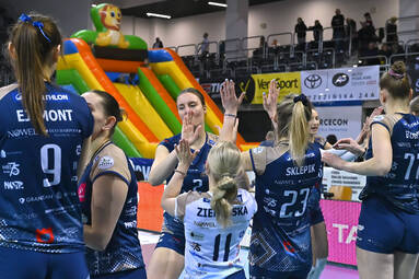 Tie-break w meczu ŁKS Commercecon Łódź - EcoHarpoon NOWEL LOS Nowy Dwór Mazowiecki i pierwszy punkt w sezonie zdobyty przez zawodniczki z Nowego Dworu [ZDJĘCIA]