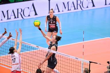 Włoski gigant lepszy od ŁKS-u Commercecon w Lidze Mistrzyń