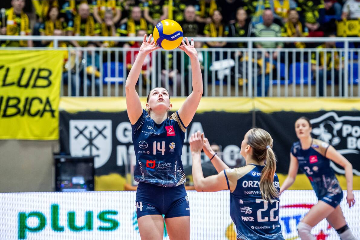 Mecz który zapisze się w historii klubu z Nowego Dworu. Pierwsze  zwycięstwo siatkarek EcoHarpoon NOWEL LOS Nowy Dwór Mazowiecki [ZDJĘCIA]