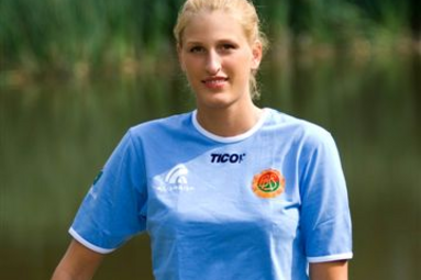 Berenika Okuniewska woli środek