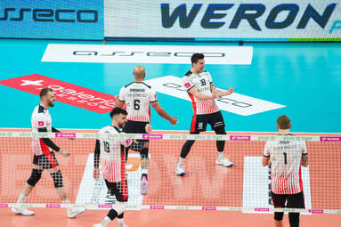 Asseco Resovia wygrywa z JSW Jastrzębskim Węglem po siedmioletniej przerwie i po trzech miesiącach wraca do czwórki