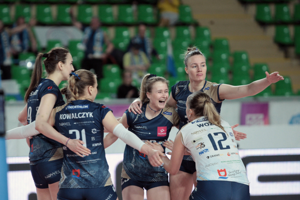 Bydgoszczanki wygrały, przeskoczyły MOYA Radomkę i zaczną play-offy meczem w Rzeszowie [Zdjęcia]