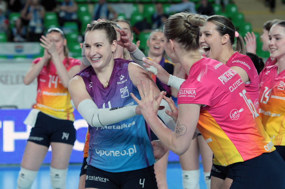 Bydgoszczanki wygrały, przeskoczyły MOYA Radomkę i zaczną play-offy meczem w Rzeszowie [Zdjęcia]