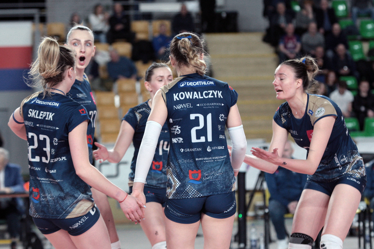 Bydgoszczanki wygrały, przeskoczyły MOYA Radomkę i zaczną play-offy meczem w Rzeszowie [Zdjęcia]