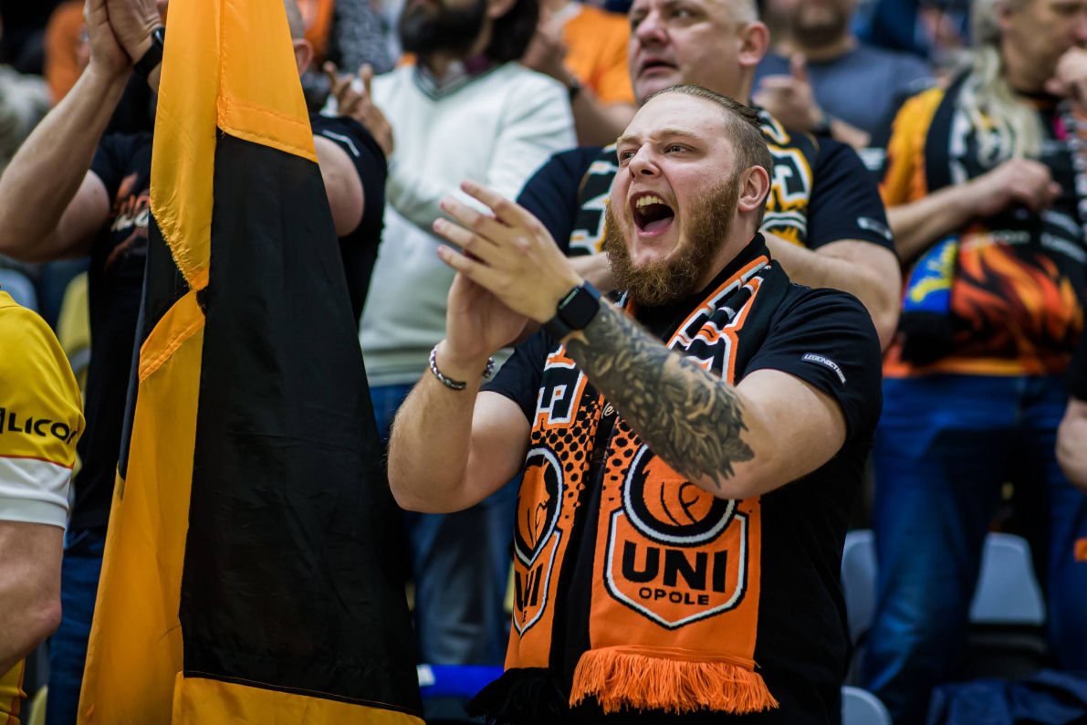 Jako pierwsze w finale zameldowały się zawodniczki PGE Budowlanych Łódź, Opolanki zagrają o trzecie miejsce [ZDJĘCIA]