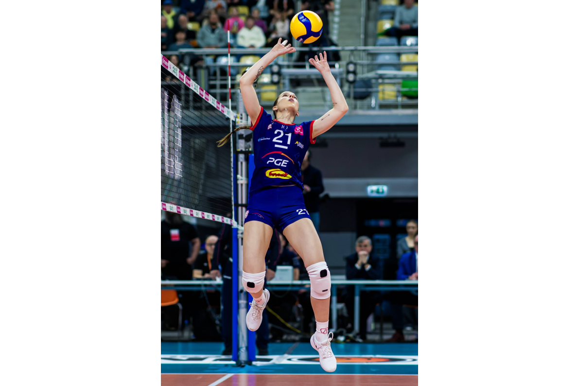Jako pierwsze w finale zameldowały się zawodniczki PGE Budowlanych Łódź, Opolanki zagrają o trzecie miejsce [ZDJĘCIA]