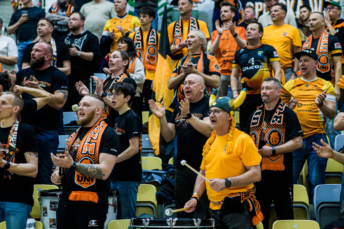 W pierwszym meczu o brąz wygrywają zawodniczki UNI Opole [ZDJĘCIA]