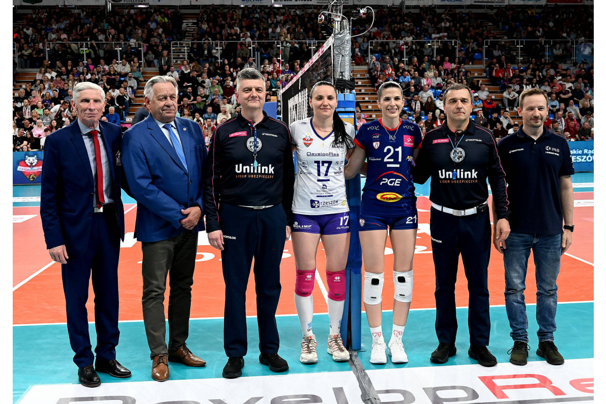 Batalia o złoto TAURON Ligi zakończona, medale i trofeum z Rzeszowa, po fantastycznym meczu zabrały zawodniczki PGE Budowlanych Łódź [ZDJĘCIA]