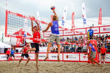 Gwiazdy siatkówki znów zagrają w Przysusze. W piątek rusza najlepszy turniej siatkówki plażowej w Polsce