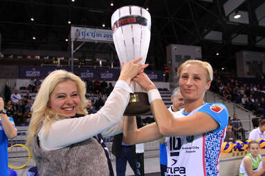 Aleksandra Jagieło: stłuczony puchar przyniesie nam szczęście, zobaczycie!